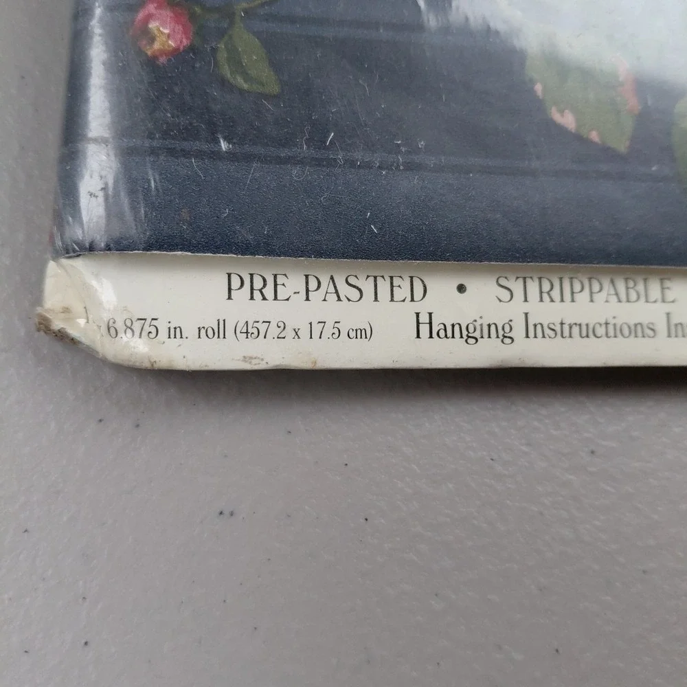 3‎ ENGLISH FLORALS Wallpaper Border VTG HAMPSIRE Floral on Blue NIP Cottagecore